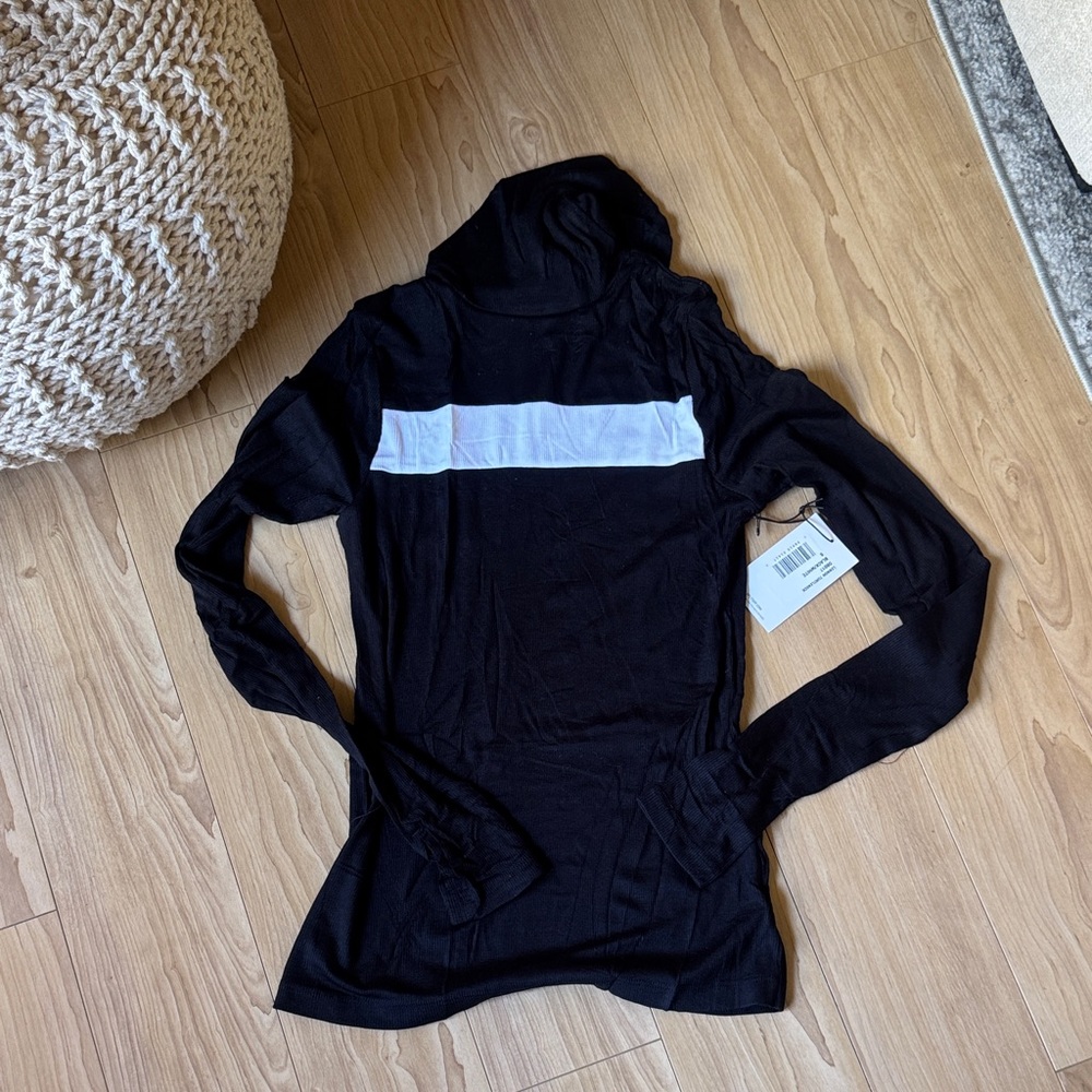 NWT Splits59 LENNON TURTLENECK